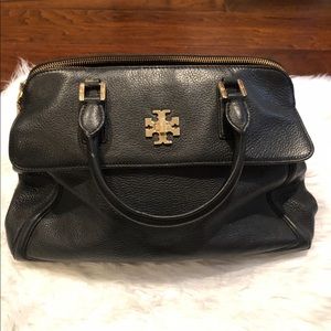 Tory Burch tote with shoulder strap!!